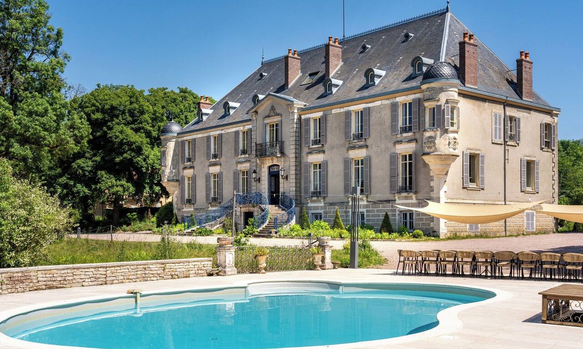 Liernais Other | Château de Veullerot, with its ponds in the heart of Burgundy