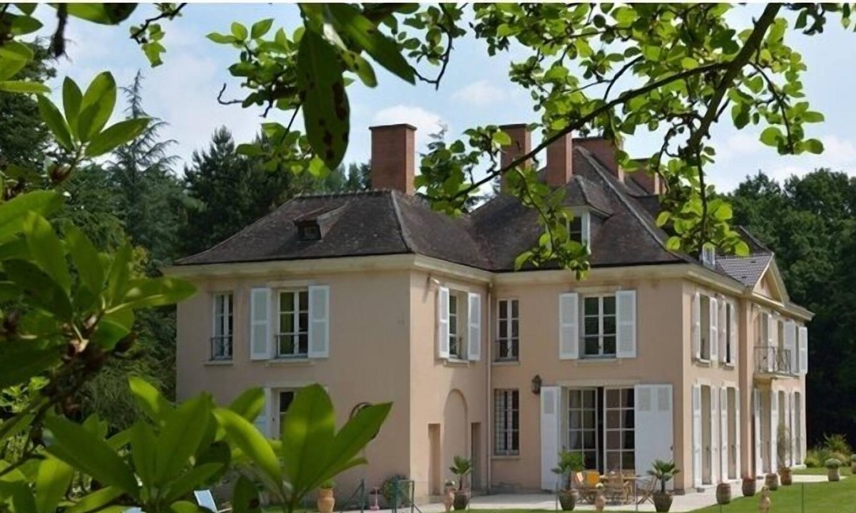 Rochefort-en-Yvelines House | CHÂTEAU NEAR PARIS YVELINES