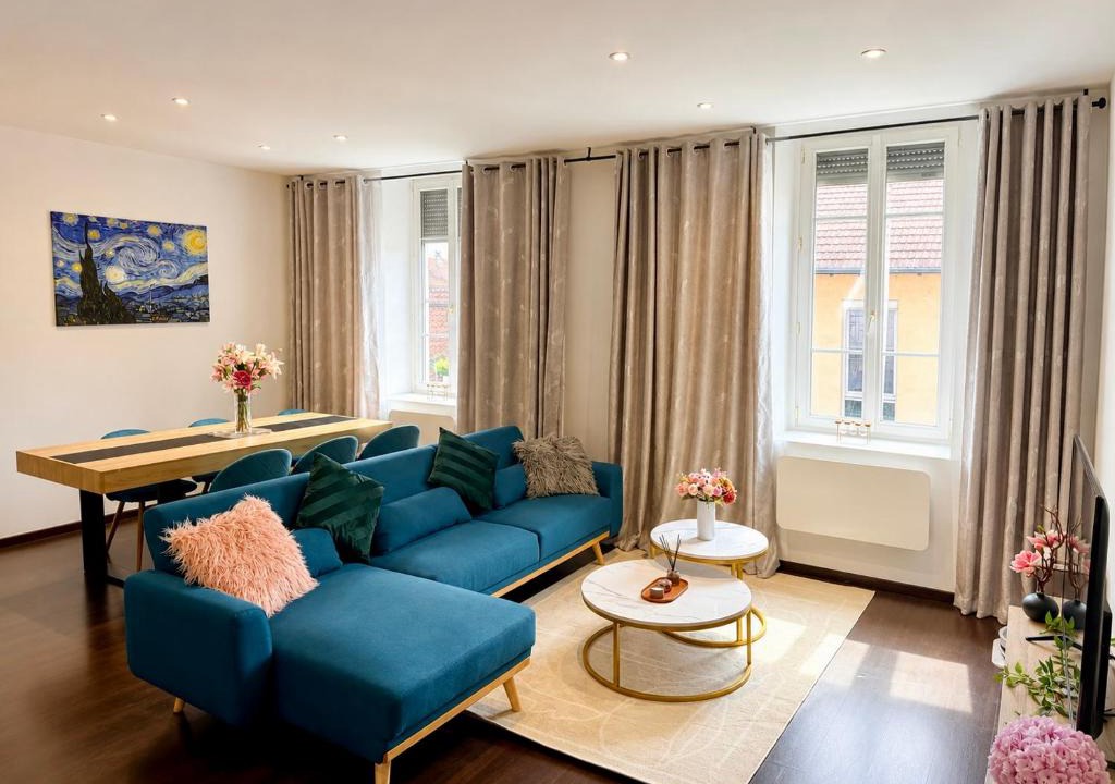 Bourg-en-Bresse House | Chez Olivia - Chambre d'hotes Premium - Gare de Bourg à 4 min