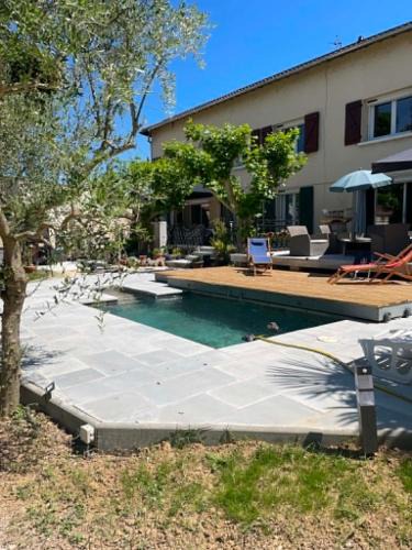 Albon House | Chez-Sixtine Chambres d'Hôtes
