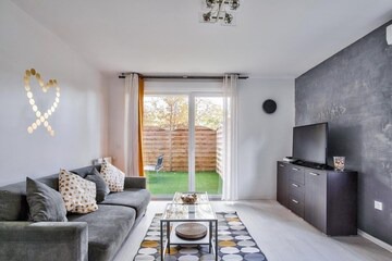 Orly Apartment | Chic apart with terrace and parking - Chic apart with terrace and parking in Orly