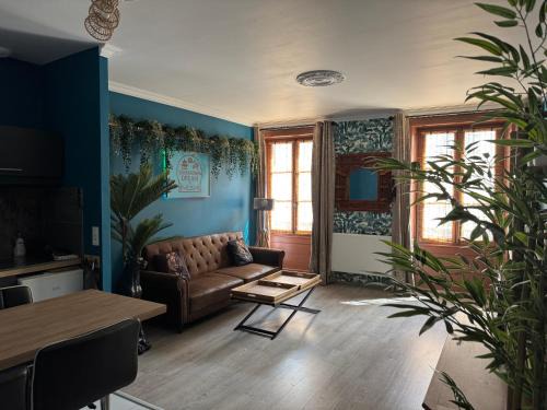 Paroisse Notre-Dame Apartment | CHINATOWN DREAM By MIMI