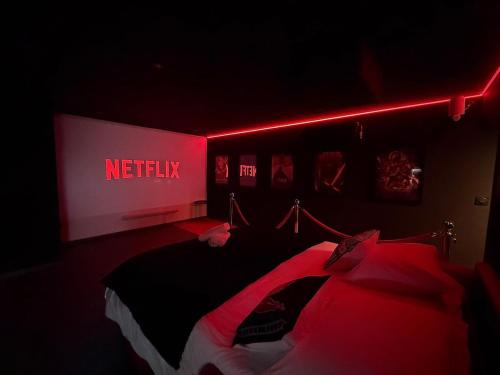 Bourgoin-Jallieu Apartment | Cinemus, Nid douillet avec Cinéma Privé