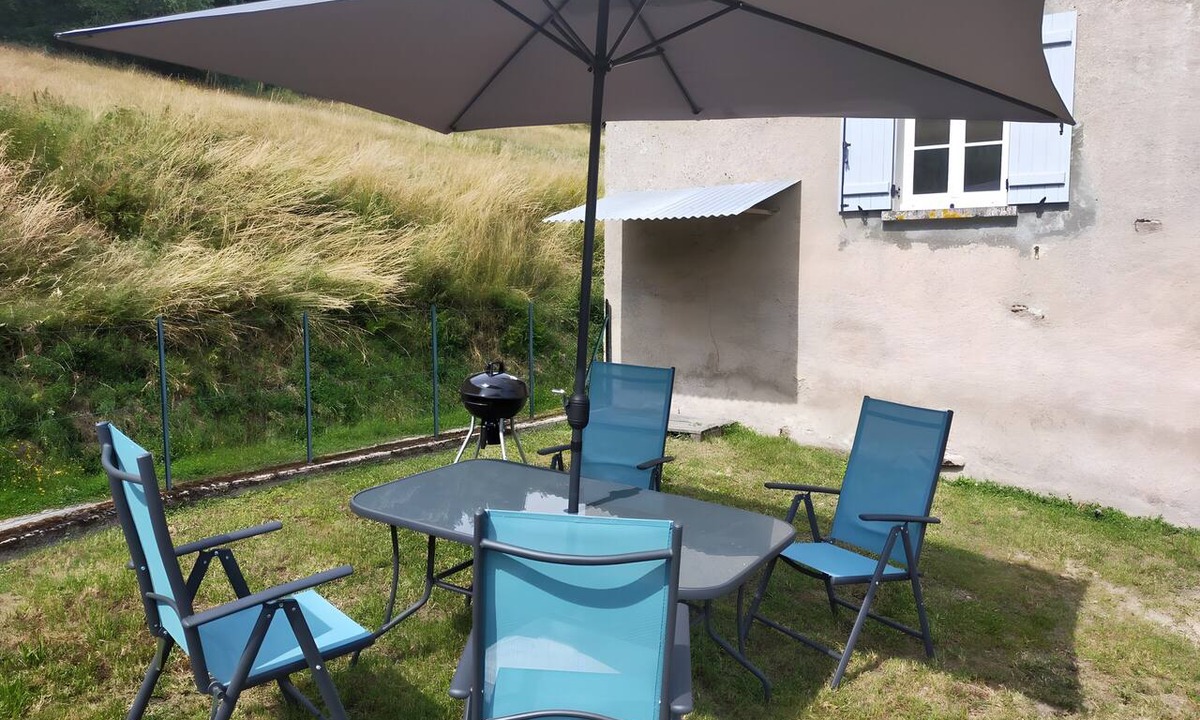 Saint-Symphorien-de-Marmagne House | Country House in a Peaceful Hamlet