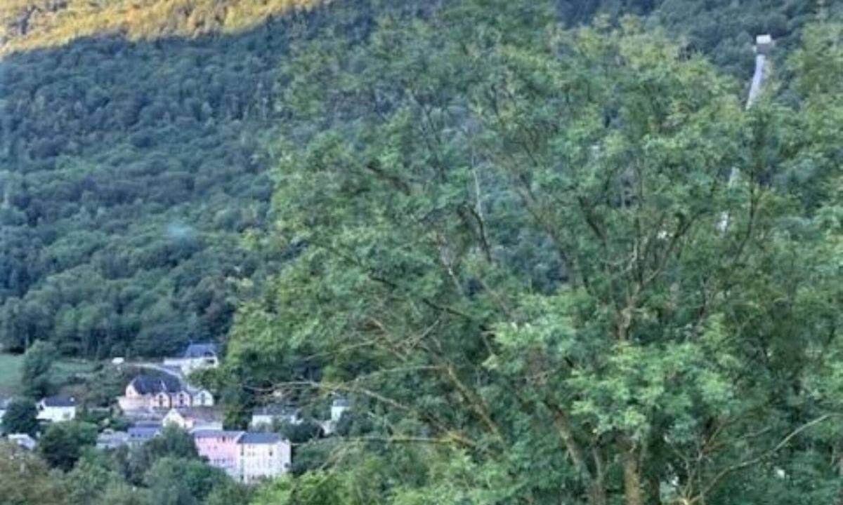 Esquieze-Sere Apartment | Comfortable apartment in the heart of the mountains Mountain view II Wifi