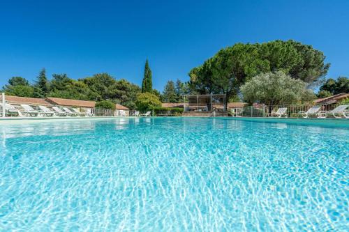 La Roque-sur-Pernes House | Comfortable cottage in Provence n15