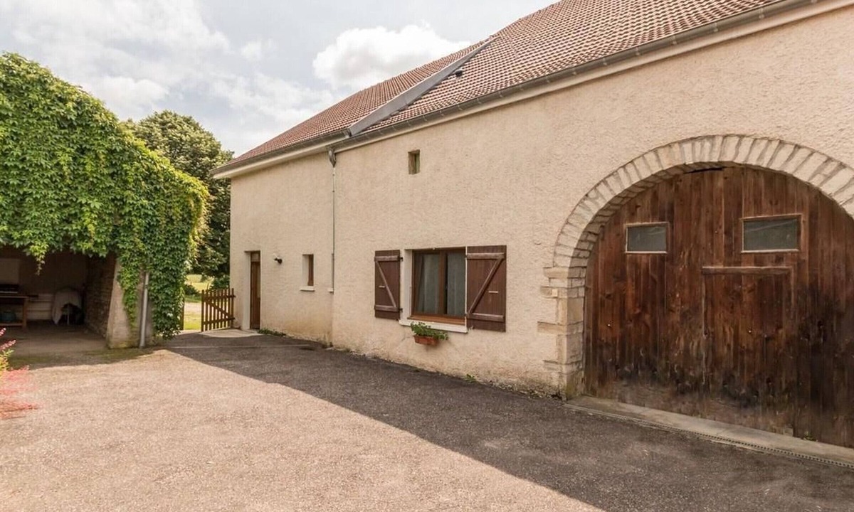 Confracourt Cottage | Comfortable Cottage in Confracourt, Saône Valley