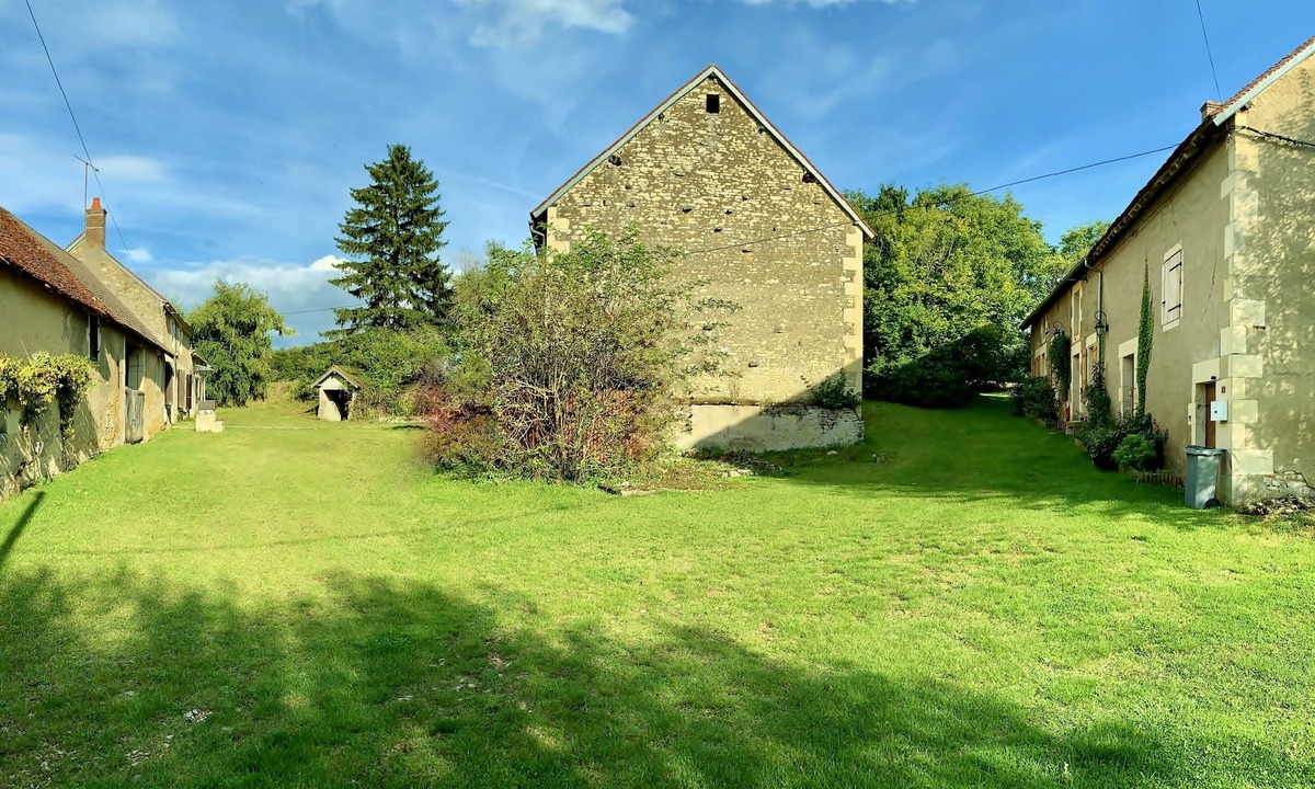 Perroy House | Comfortable country house