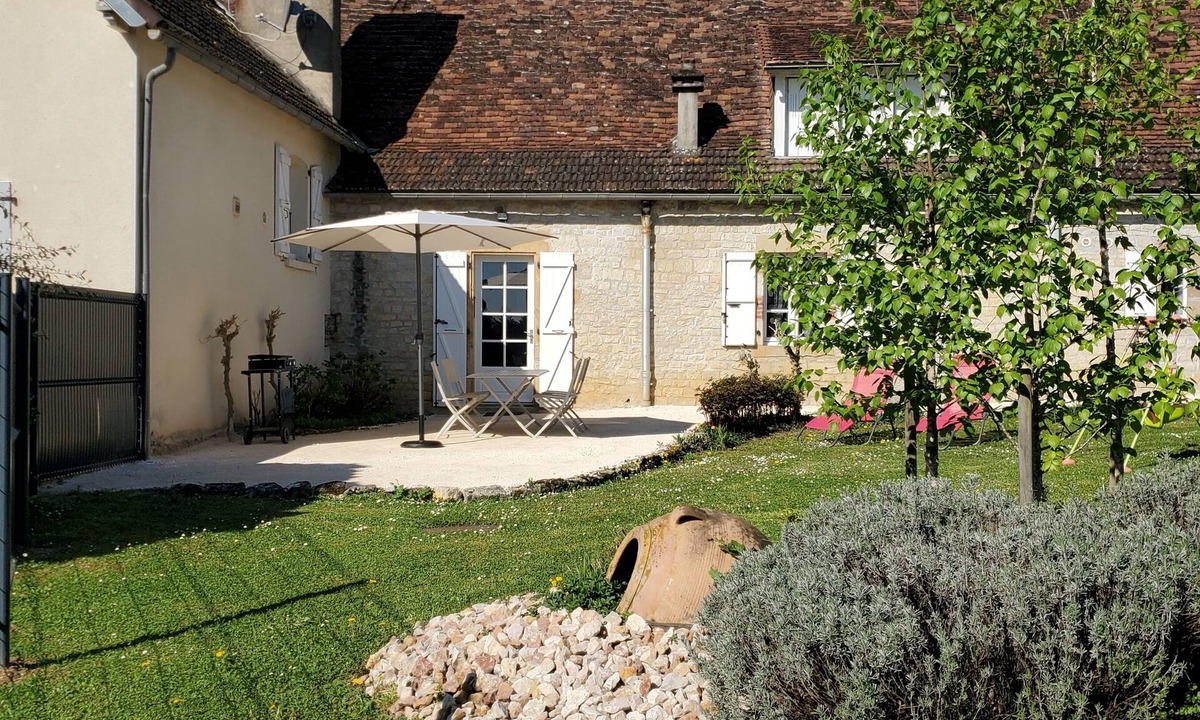 Cavagnac House | Completely renovated 4-person gîte in the countryside, north of the Lot.
