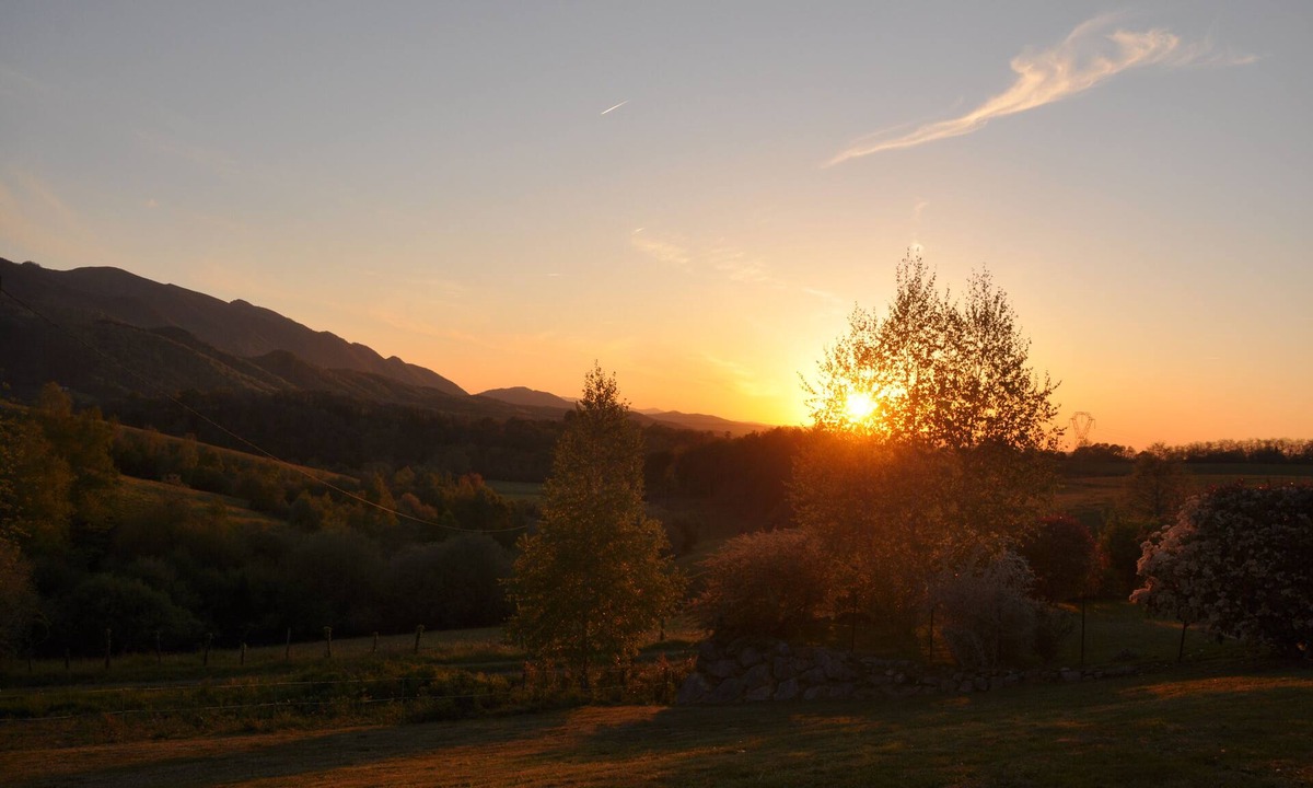 Buzy Villa | Contemporary architecture by Lourdes, view of the Pyrenees, garden, spa, hammam