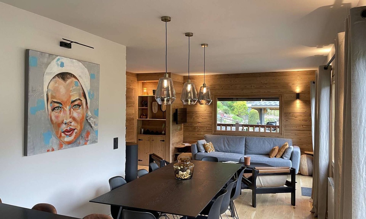 Beaufort Ski Chalet | Contemporary chalet for 8, 4 bedrooms, mountain views, parking, near village