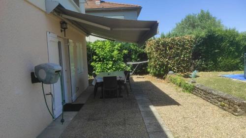 Chatenoy-le-Royal Apartment | Convivialetzen