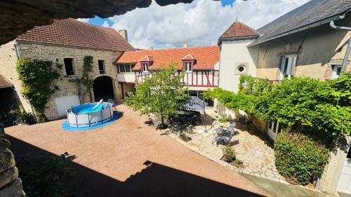 Nitry House | Corps de ferme - Gîte les hirondelles
