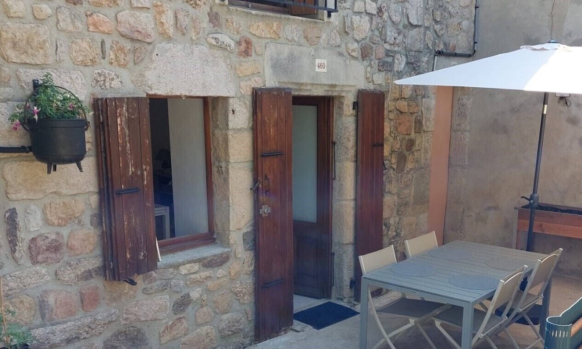 Saint-Julien-Labrousse House | Cosy cottage "La Grange