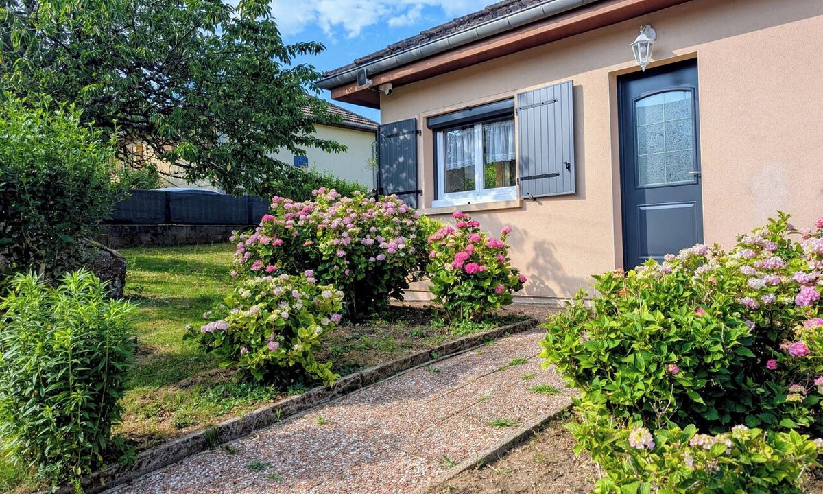 Dannemarie-sur-Crete House | Cosy new house 4 * calm & comfort, garden terrace, parking, near Besançon