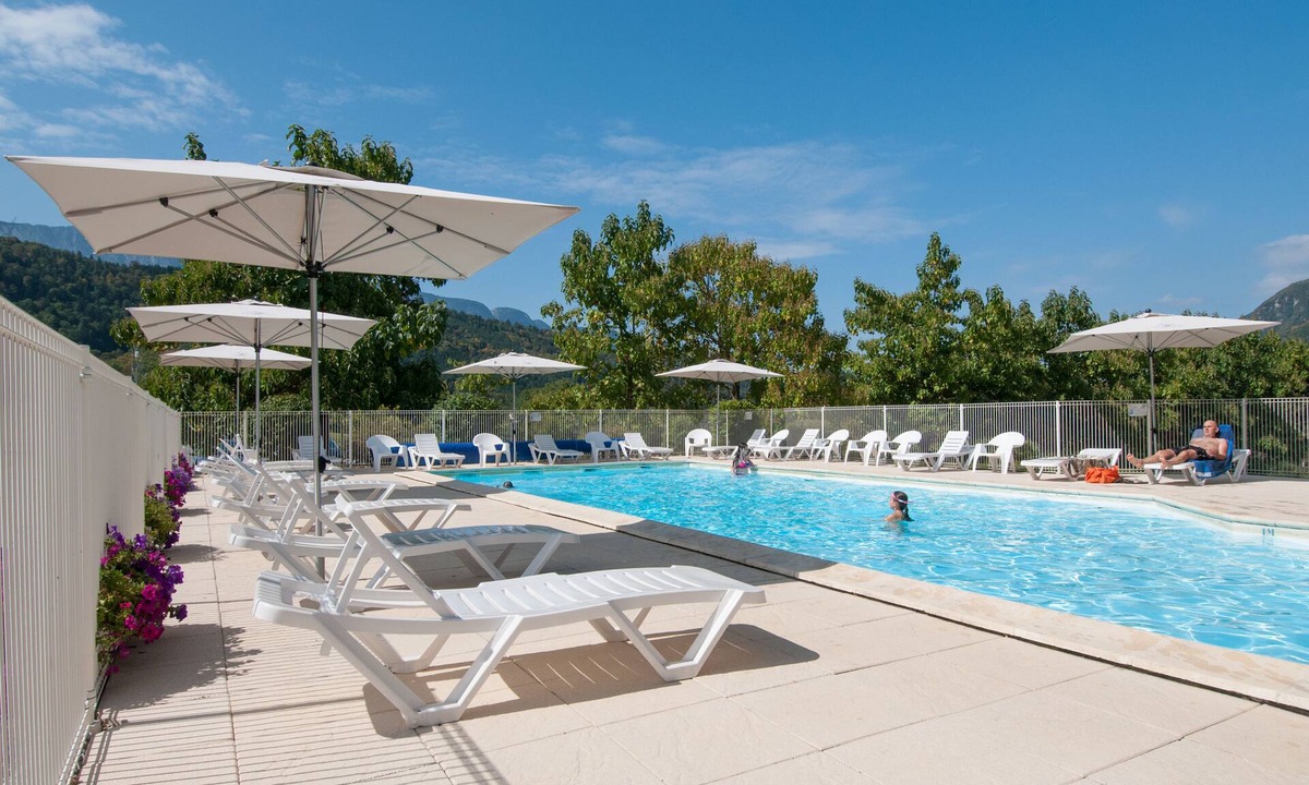 Giez Apartment | Cosy studio pour 2 | 2 piscines | Près de la plage
