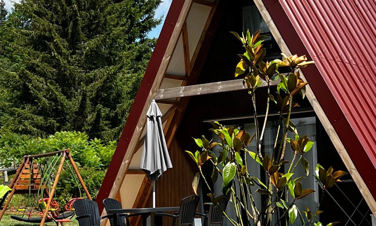 Loray House | Cosy tepee with spa/pool