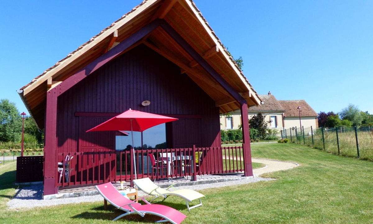 Meillard Cottage | Cottage in Bourbonnais countryside with private garden