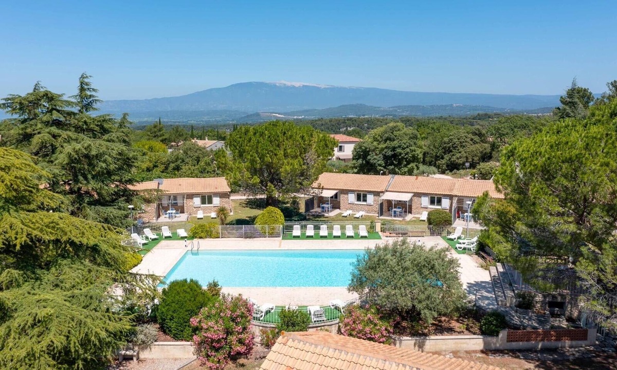 La Roque-sur-Pernes House | Cottage with pool in Provence N°2