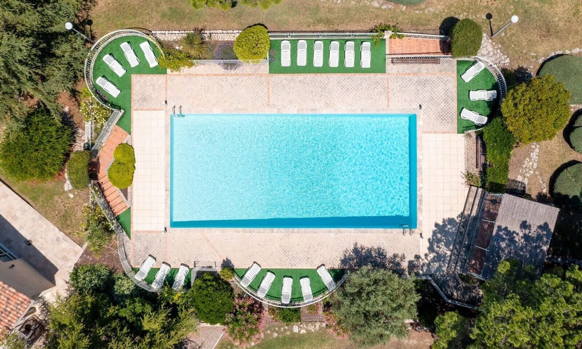 La Roque-sur-Pernes House | Cottage with AC and pool n°19