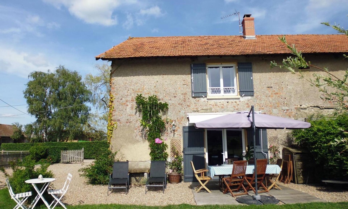 Le Bouchaud Cottage | Country cottage with air conditioning and garden in Auvergne