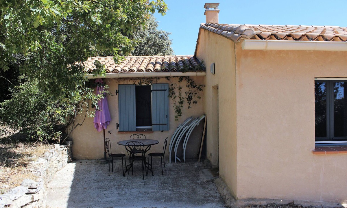Le Barroux House | Country gîte at the foot of Mt Ventoux with view of Château du Barroux