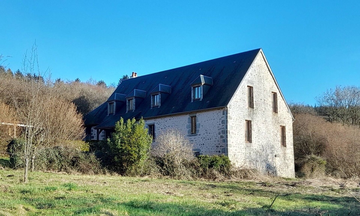 Lormes House | Country House “Le Prieuré de Sonne” with Private Terrace and Garden