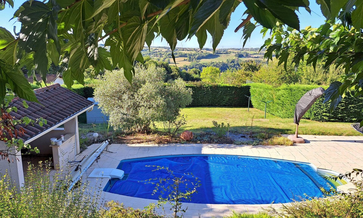 Montseveroux House | Country house with a pool and a beautiful view!