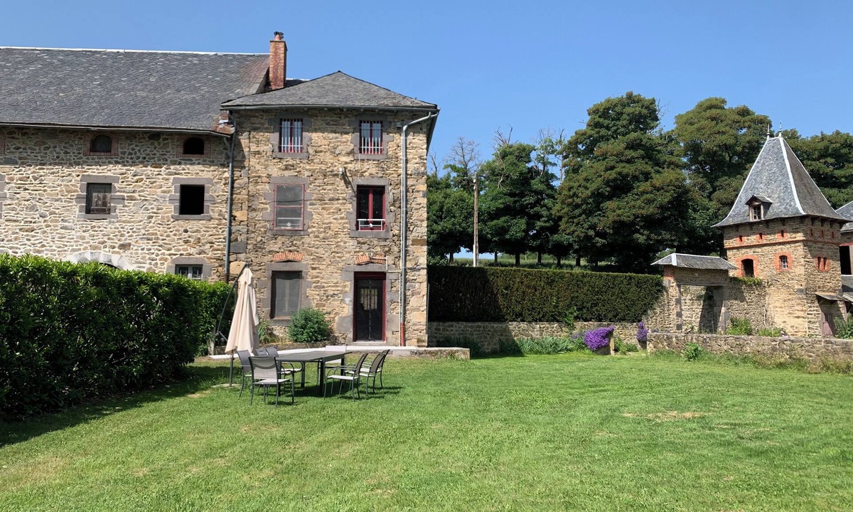 Saint-Poncy House | Country house with lake bathing