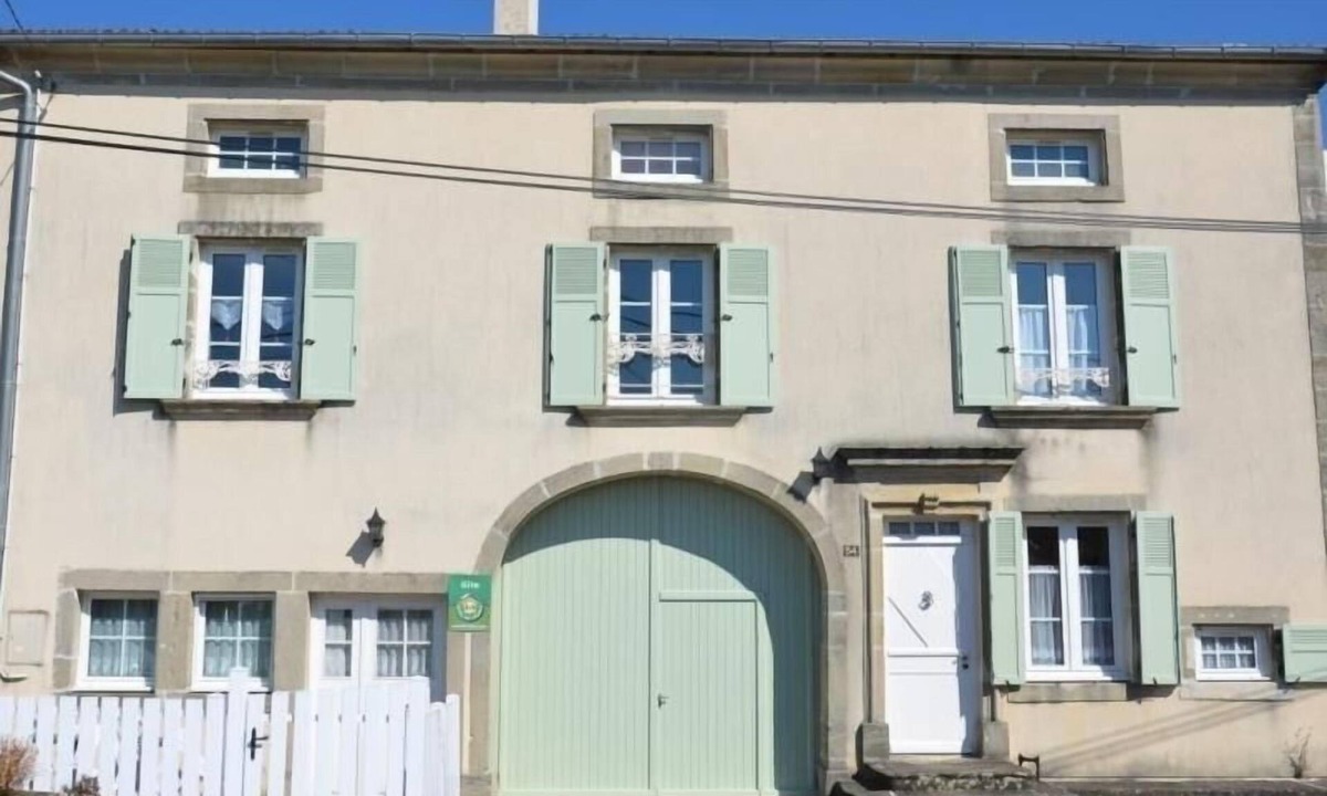 Senaide Cottage | Countryside Retreat: Cozy Farmhouse with Terrace, Near Bourbonne-les-Bains Spa