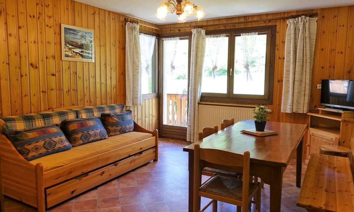 Beaufort Apartment | Cozy 2-Star Apt for 6 w/Mountain Views, Hiking & Ski Access