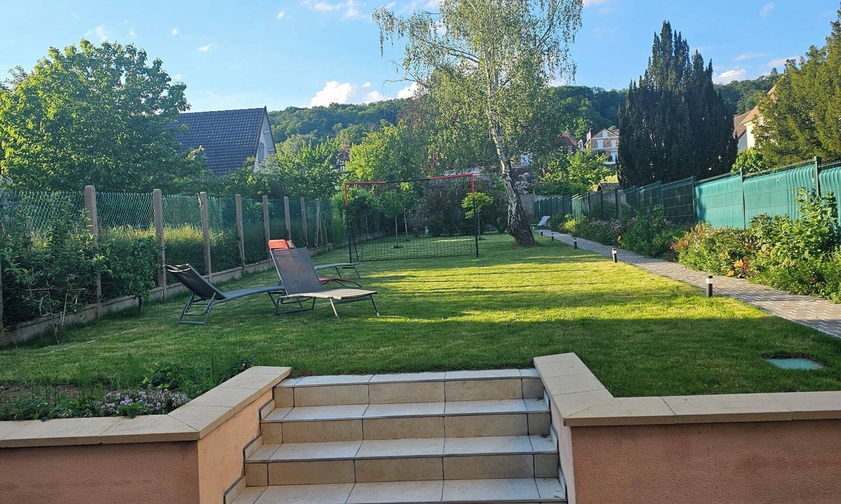 Palaiseau Apartment | Cozy apartment with a garden near Paris—available only in August
