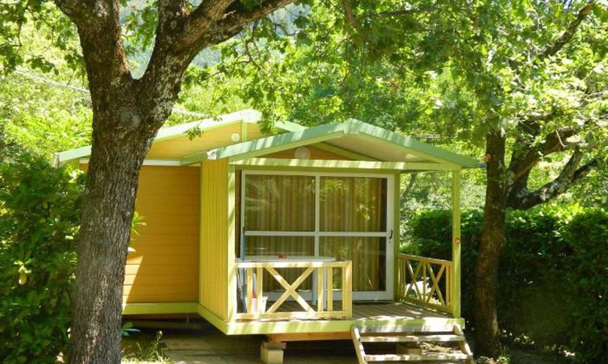 Vesseaux Ski Chalet | Cozy chalet, pets allowed - 2 guests