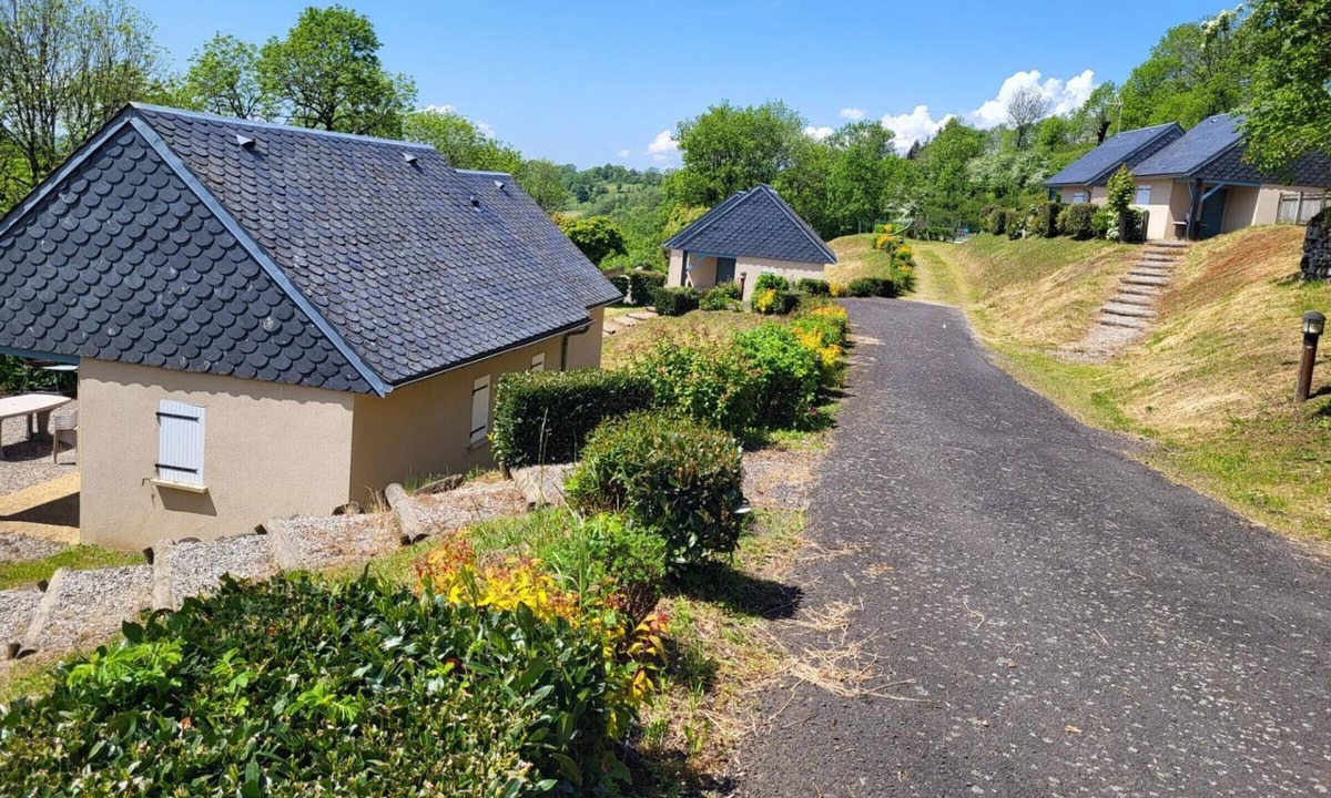 Paulhenc Cottage | Cozy Cottage with Pool in Scenic Cantal, Near Medieval Sites and Outdoor Activities
