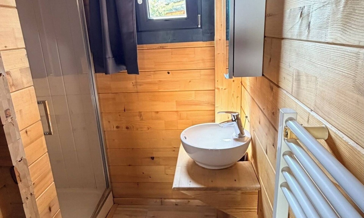 Saint-Laurent-en-Grandvaux Ski Chalet | Cozy chalet in the Haut-Jura with an indoor pool