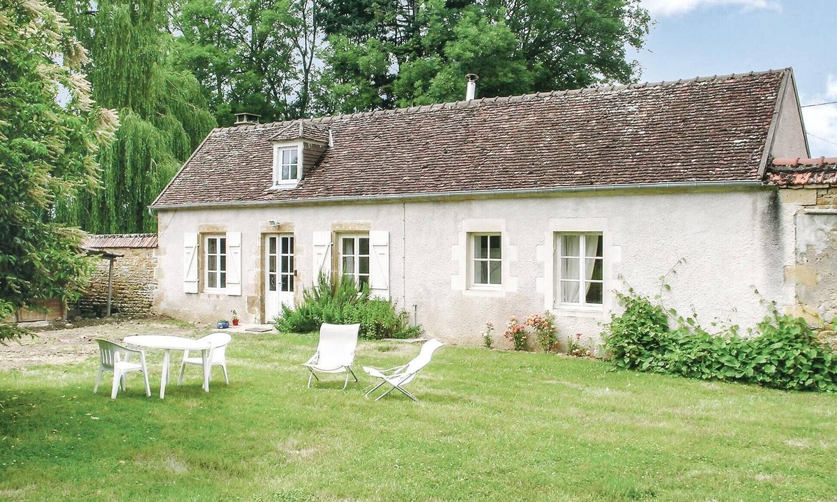 Saint-Jean-aux-Amognes House | Cozy home in St. Jean Aux Amognes