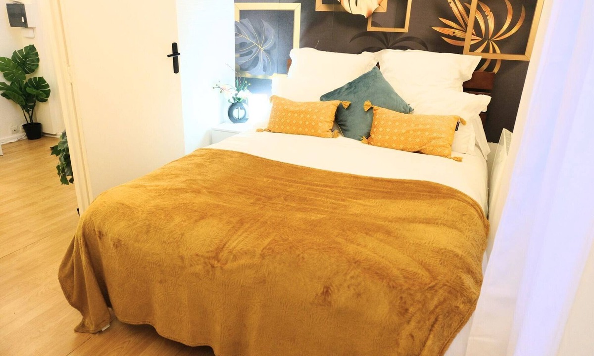 Gentilly House | Cozy Maisonnette 1 Minute from the Train Station