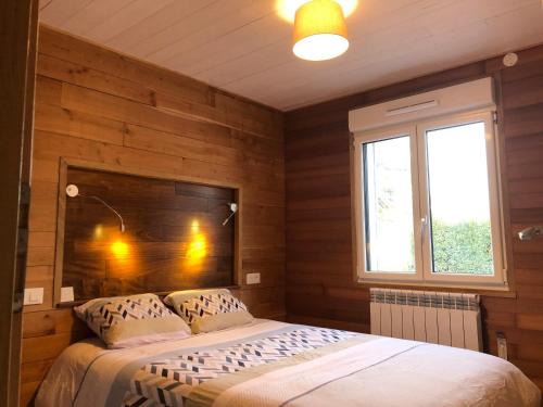 Imphy Apartment | D5 Parking Wifi 3 lits, 2 à 4-5 pers 1 Ch et Mezzanine Petite hauteur Réduc Semaine ou Mois, Veloroute Clim Mobile