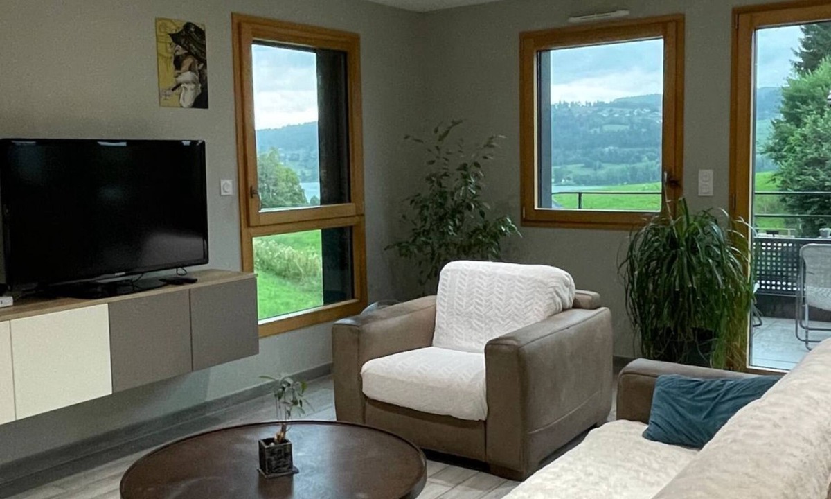 Les Grangettes Apartment | Das ruhige Les Grangettes mit Seeblick by Interhome