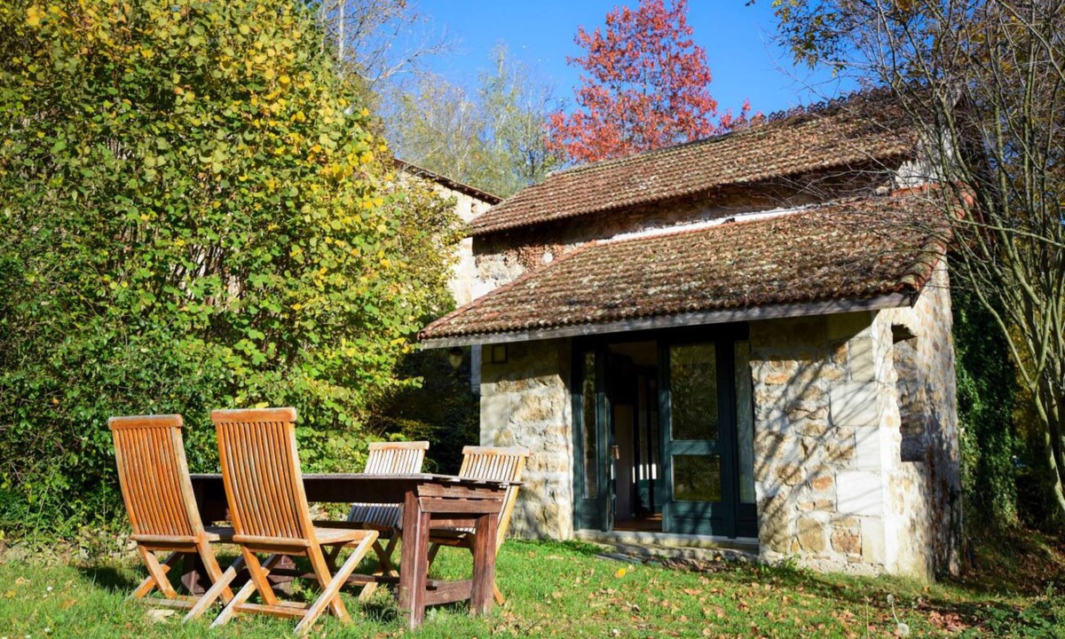 Lafarre House | Detached cottage with terraces Glycine