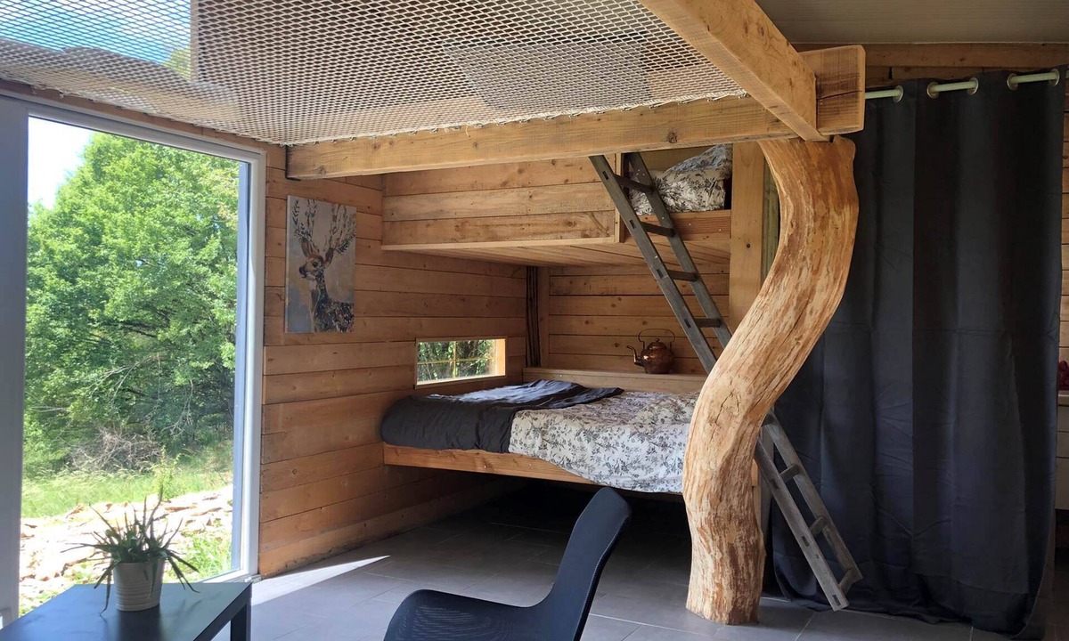 Velle-le-Chatel Apartment | Domaine des Evêques - Serpent Tree Cabin