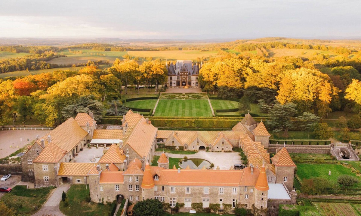 Cubry Hotel | Domaine du Château de Bournel
