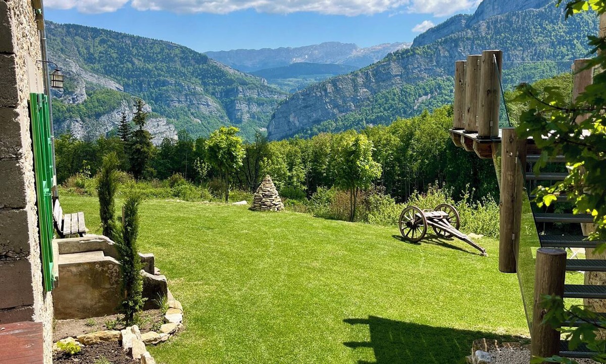Rencurel House | Domaine Les Pierres Des Ailes - Sleeps 23 - Vercors