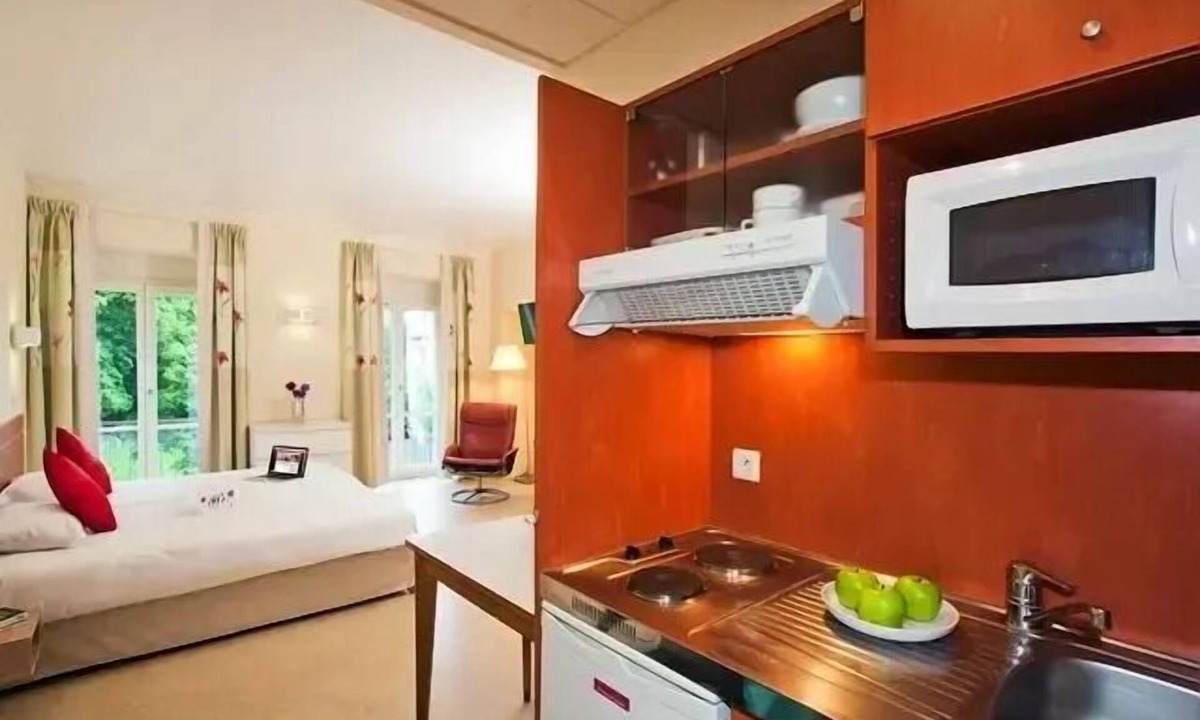 Luxeuil-les-Bains Apartment | Double Studio for 2 People