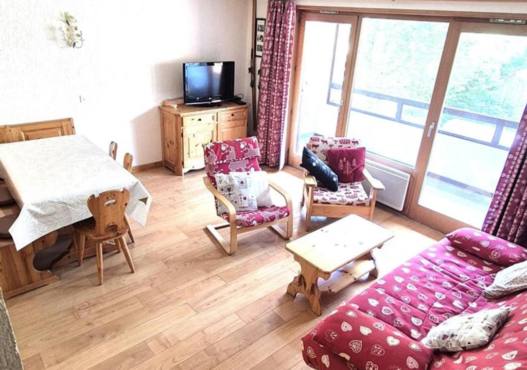 Saint-Jean-dʼAulps Apartment | Duplex 3 pièces, 6 pers, animaux admis, proche pistes - FR-1-573-27