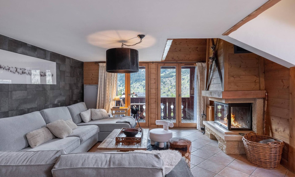 Meribel Village Apartment | Duplex for 8 with sauna and parking in Méribel