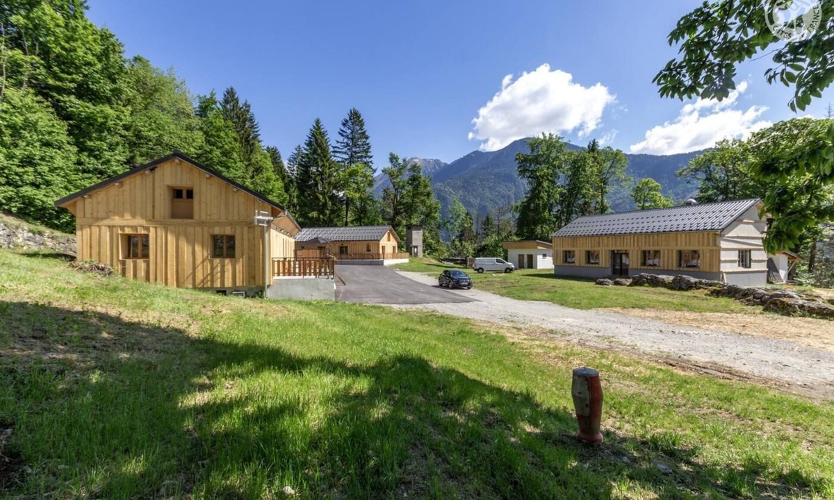 La Lechere House | EDELWEISS - PUSSY LA LECHERE