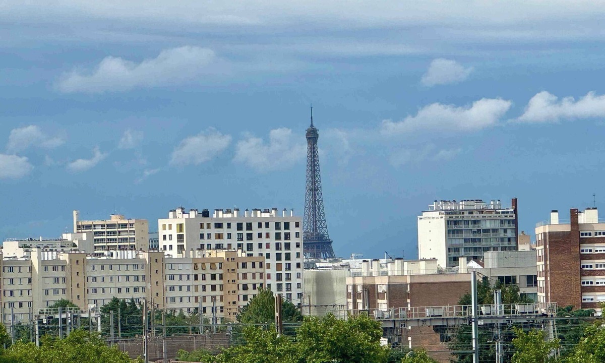 Malakoff Apartment | Elegant 2-room with balcony & Eiffel Tower view