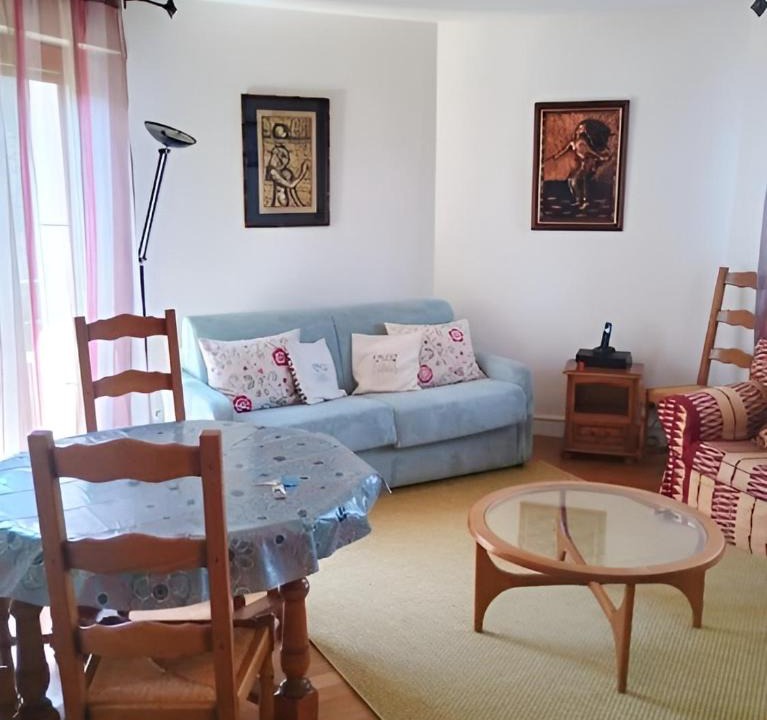 Le Kremlin-Bicetre Apartment | Epsilona, 2 min to Paris 13 Balcony Parking