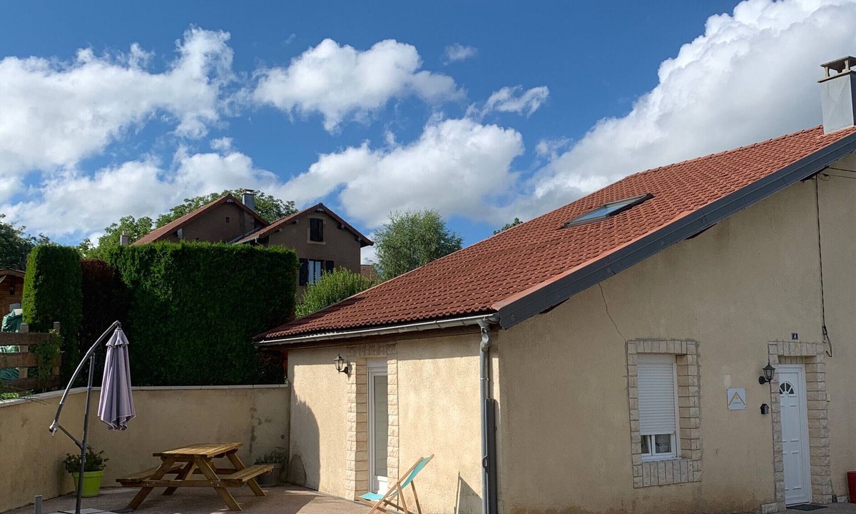 Faymont Cottage | Family cottage with terrace and kids' area in Faymont